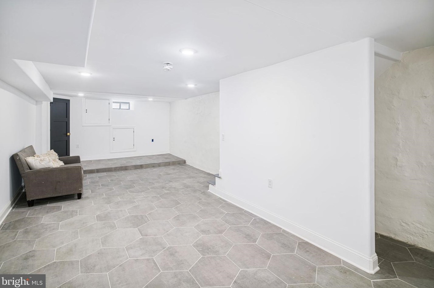 1633 Wharton St, Philadelphia PA  19146-3036 exterior