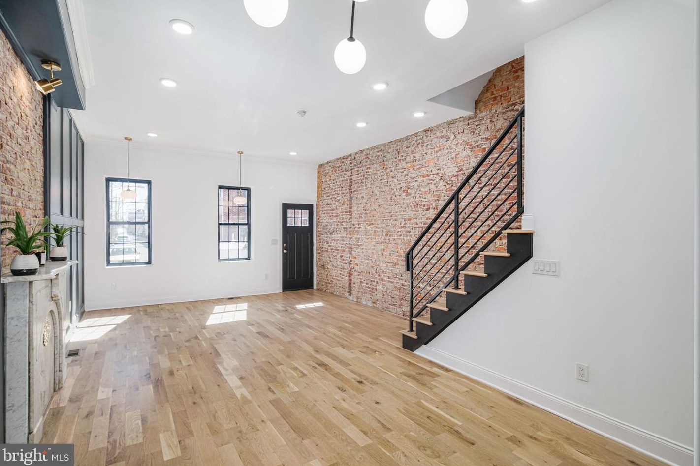 1633 Wharton St, Philadelphia PA  19146-3036 exterior