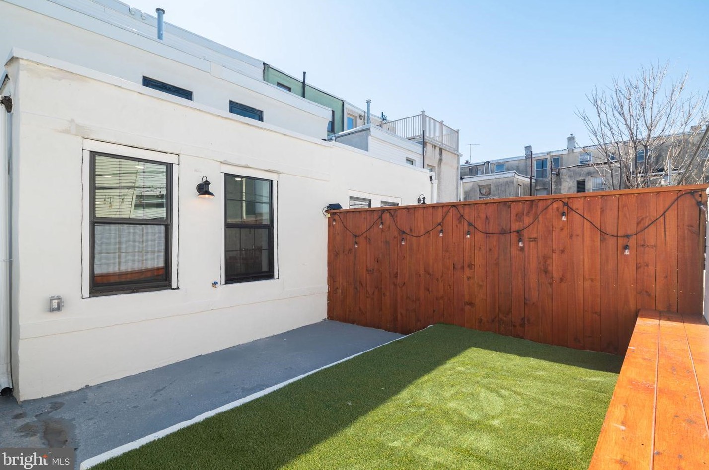 1633 Wharton St, Philadelphia PA  19146-3036 exterior