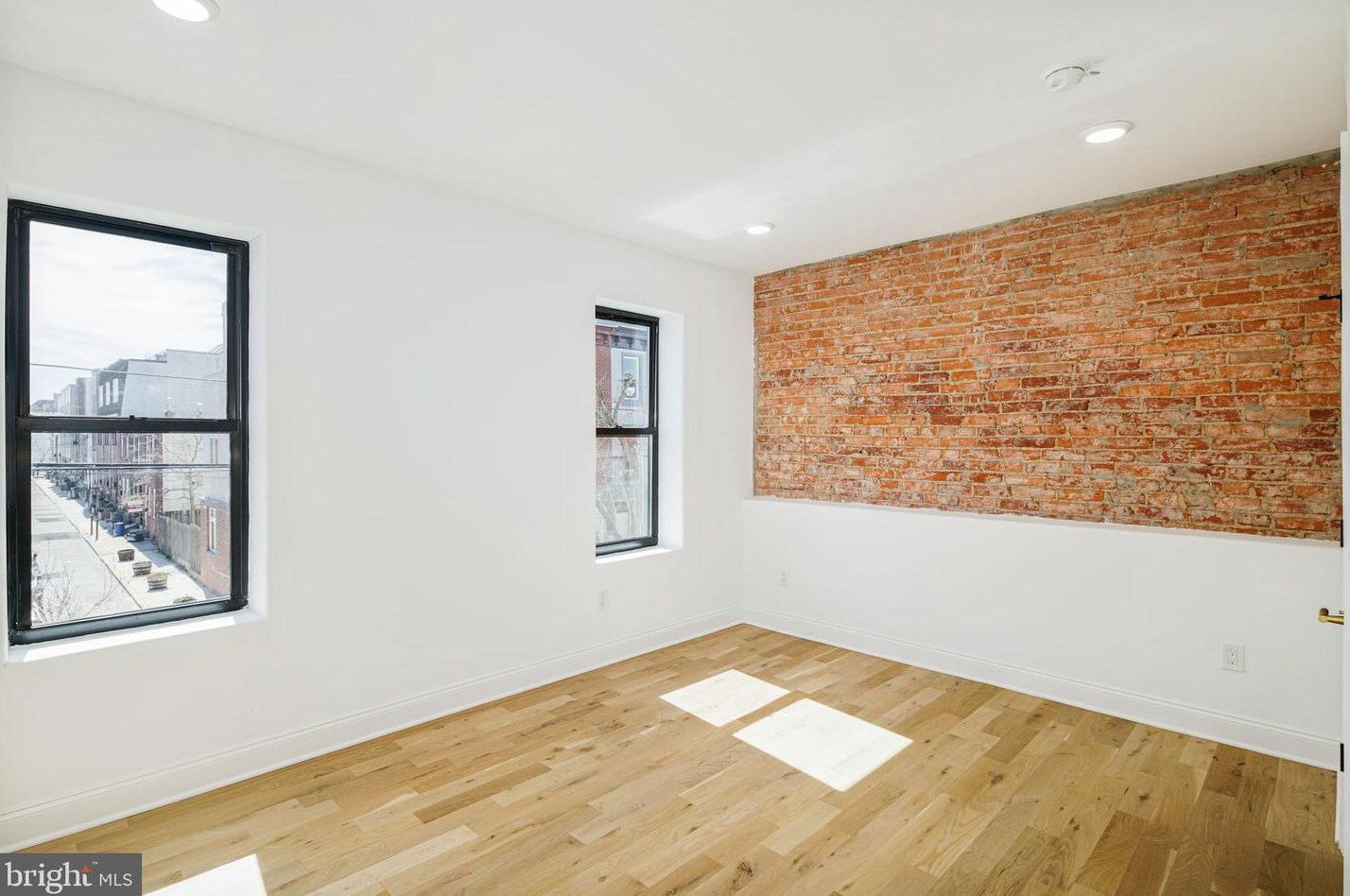 1633 Wharton St, Philadelphia PA  19146-3036 exterior
