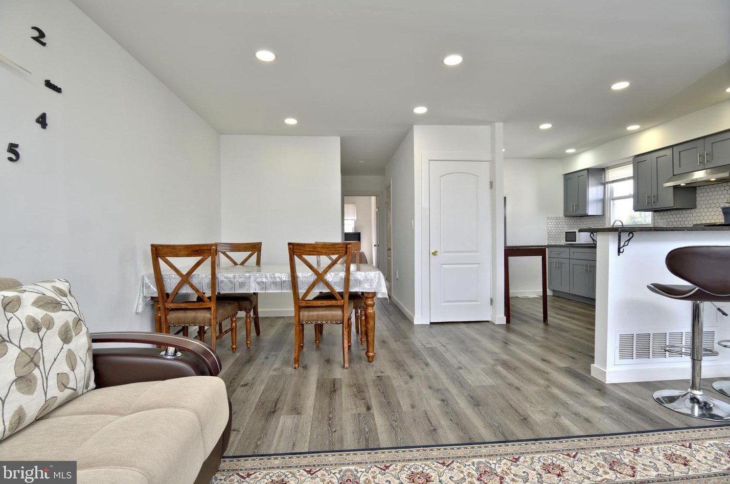 400 Parlin St, Philadelphia PA  19116-3520 exterior