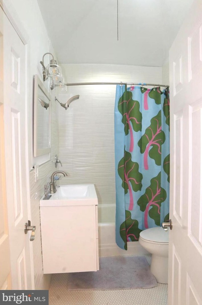 5542 Angora Ter, Philadelphia PA  19143-3110 exterior