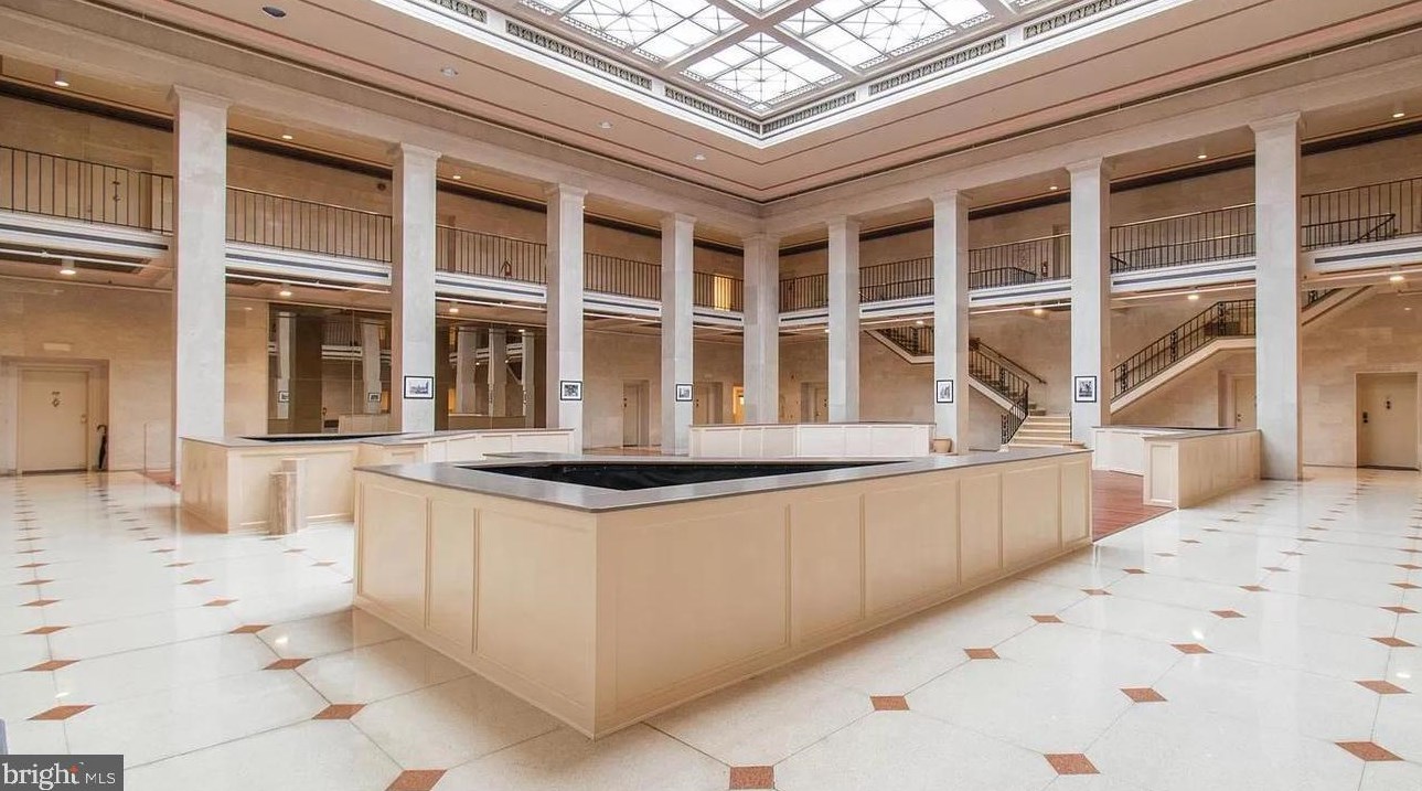 1601 Spring Garden St, Philadelphia PA  19130-3940 exterior