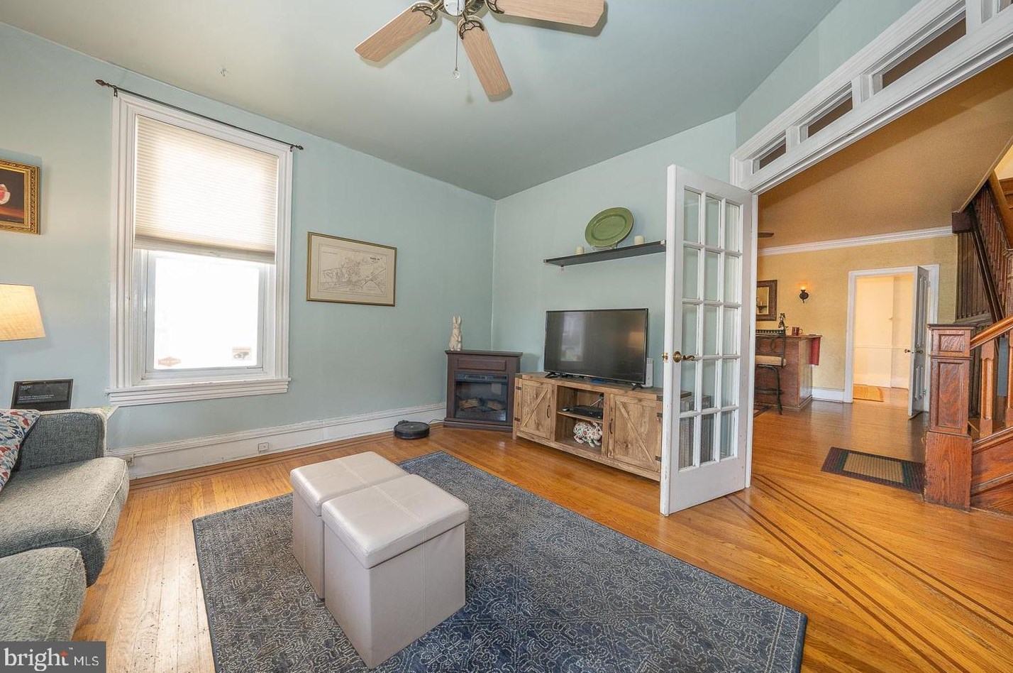 3545 Indian Queen Ln, Philadelphia PA 19129-1520 exterior