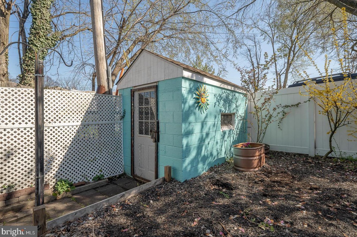 3545 Indian Queen Ln, Philadelphia PA 19129-1520 exterior