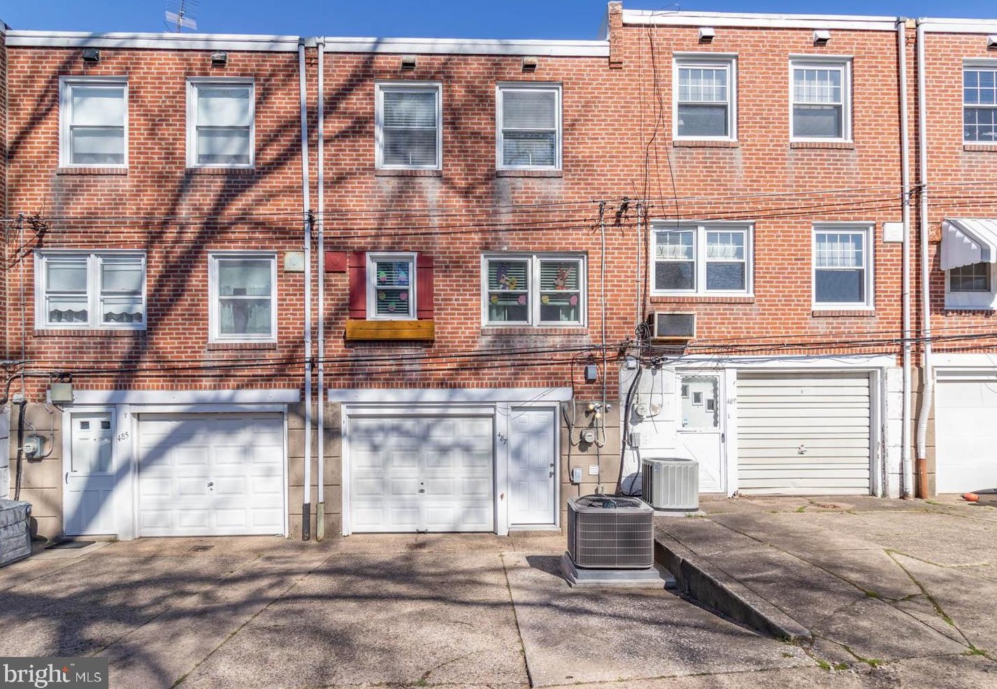 487 Kingsley St, Philadelphia PA  19128-3604 exterior
