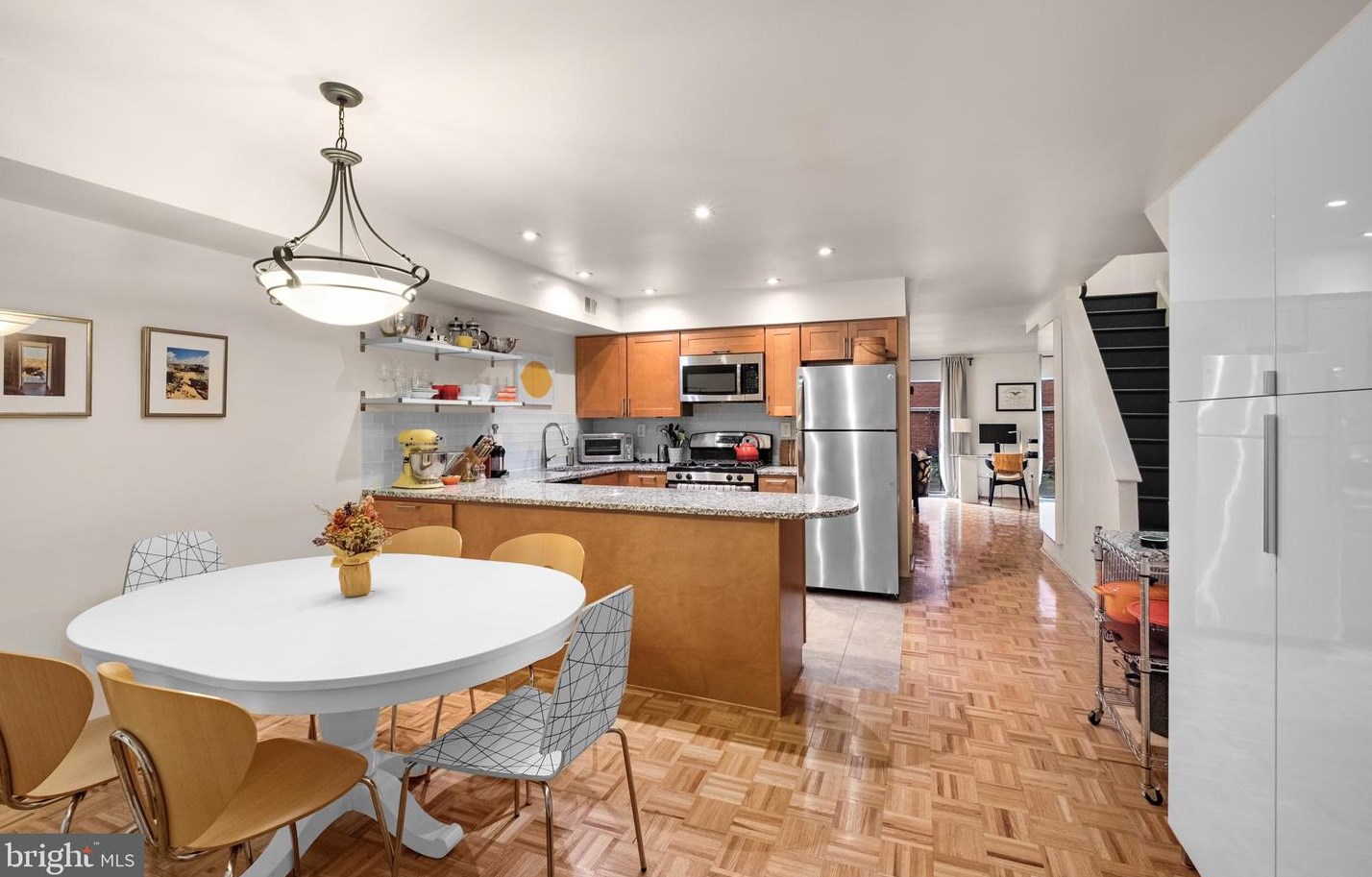 813 Taney St, Philadelphia PA 19146-1045 exterior