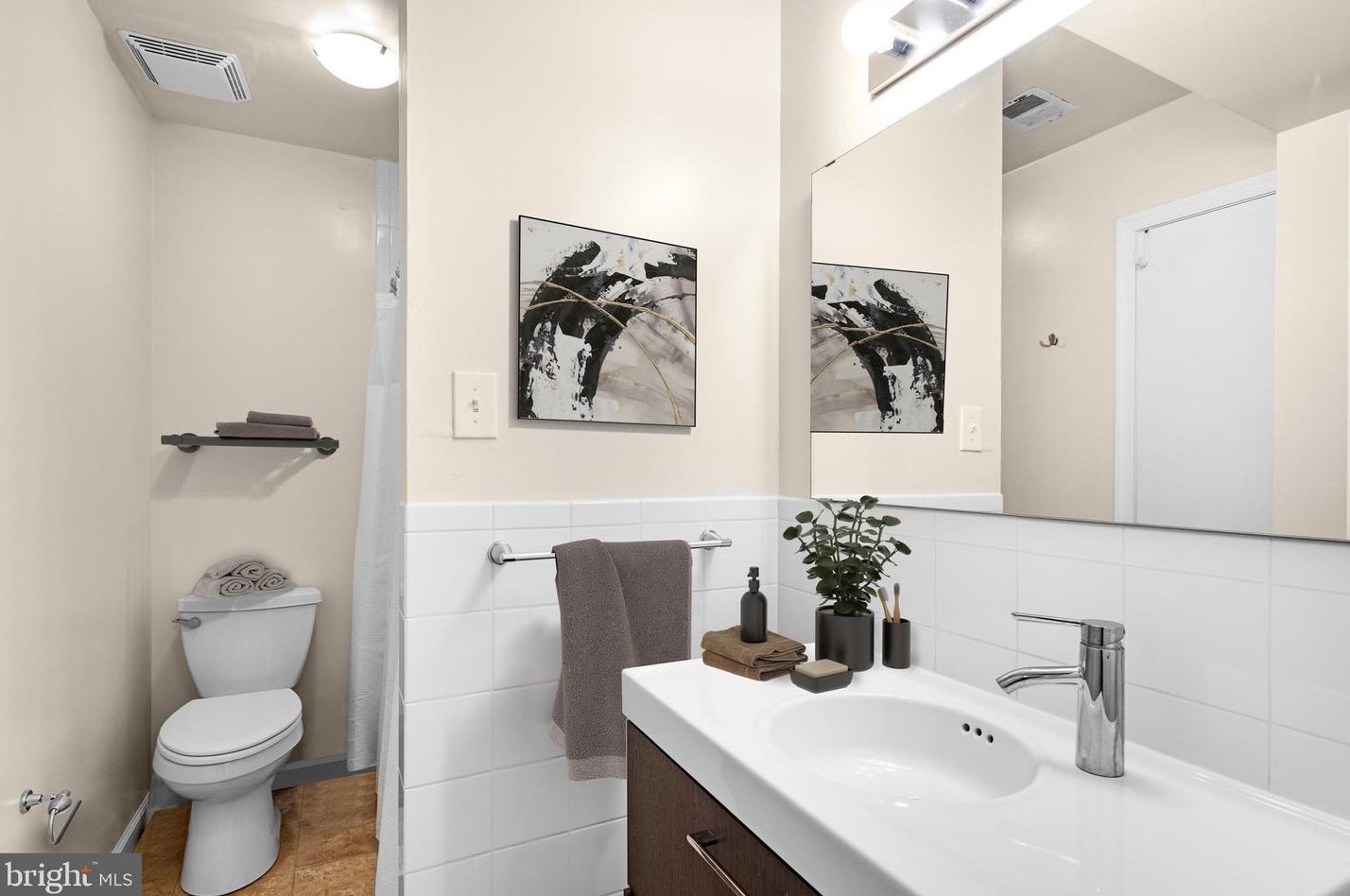 813 Taney St, Philadelphia PA 19146-1045 exterior