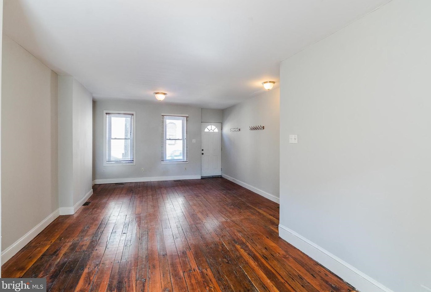2046 Montrose St, Philadelphia PA  19146-2631 exterior