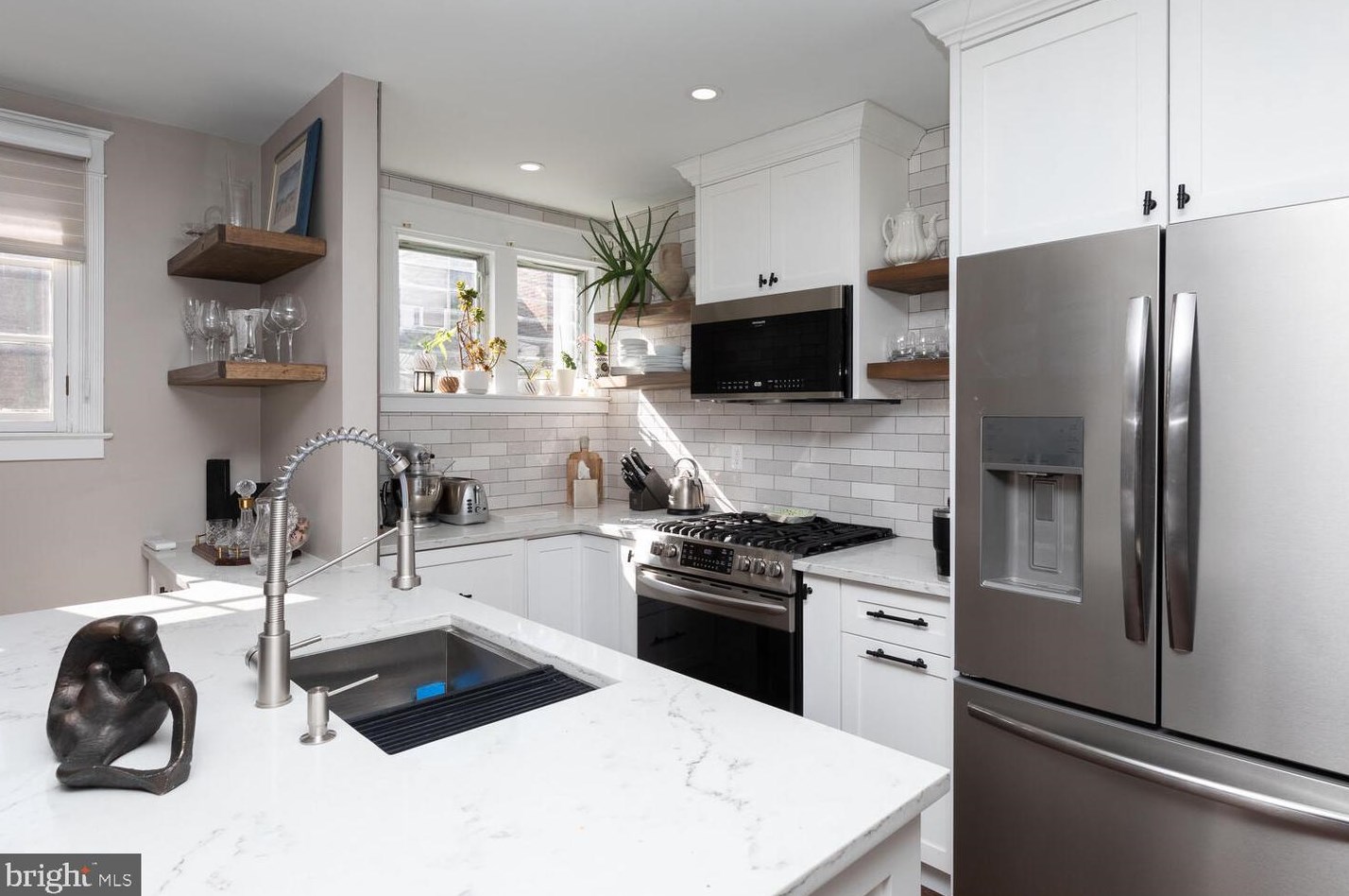 3470 Queen Ln, Philadelphia PA  19129-1441 exterior