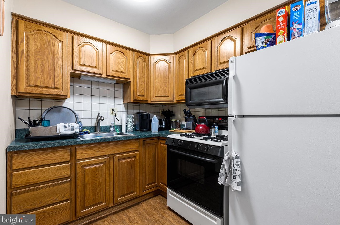 10106 Calera Rd, Philadelphia PA 19114-1214 exterior