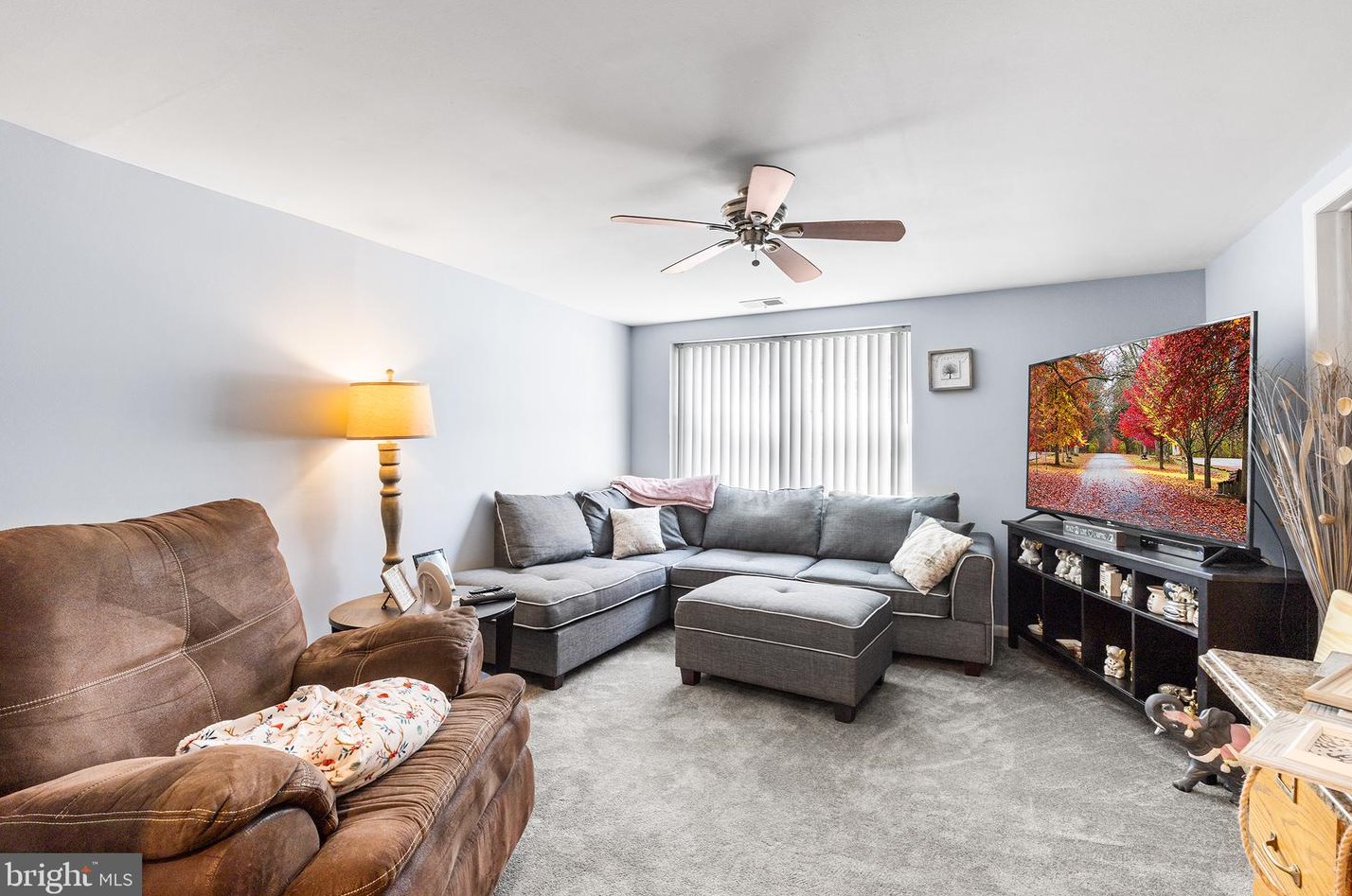 10106 Calera Rd, Philadelphia PA 19114-1214 exterior