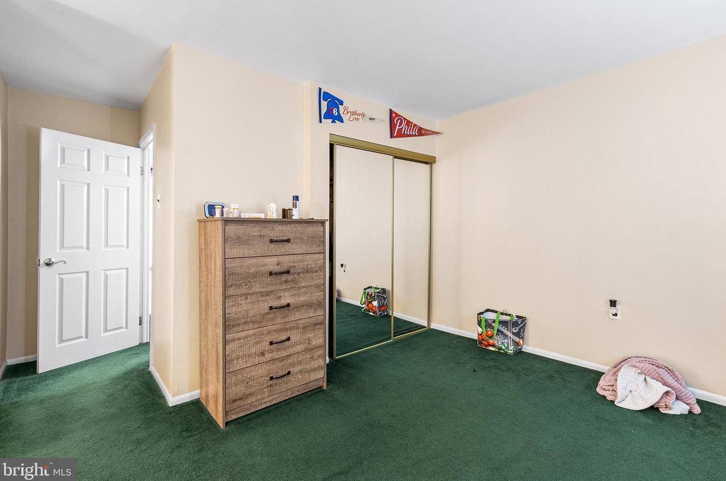 10106 Calera Rd, Philadelphia PA 19114-1214 exterior