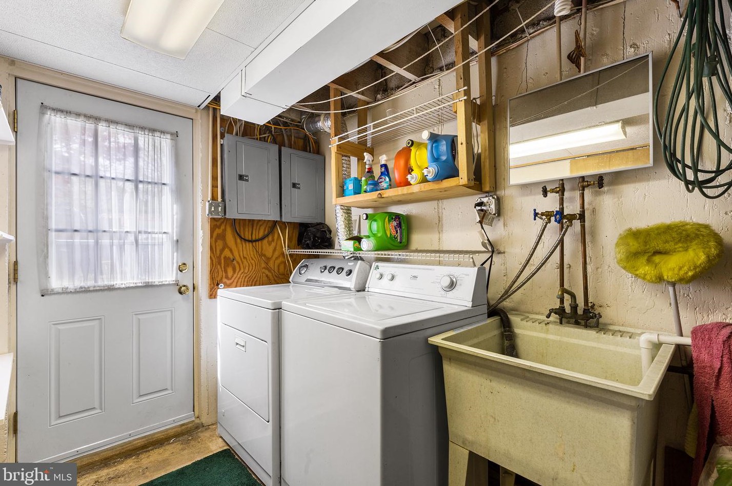 10106 Calera Rd, Philadelphia PA 19114-1214 exterior