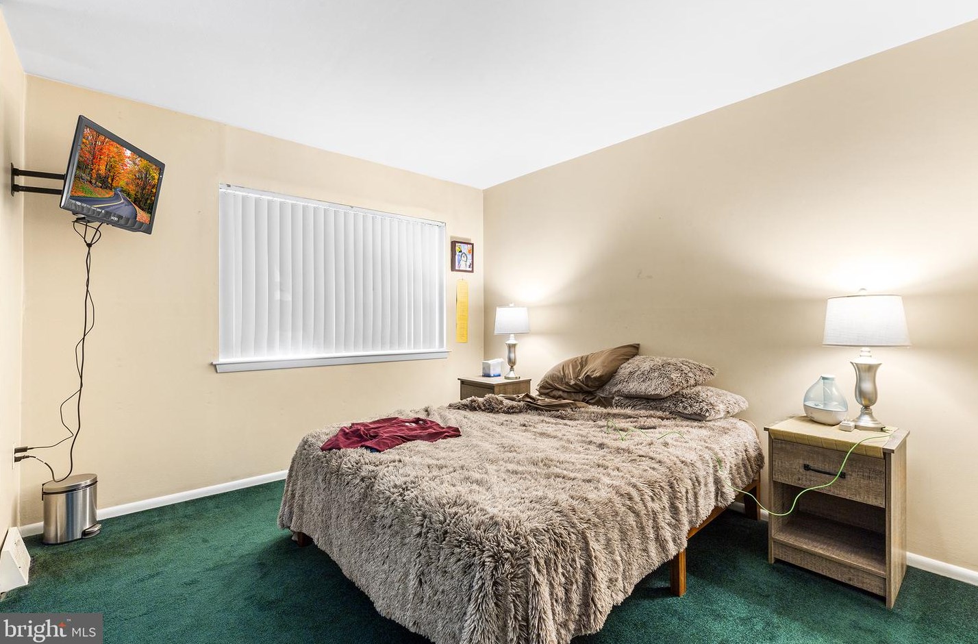 10106 Calera Rd, Philadelphia PA 19114-1214 exterior