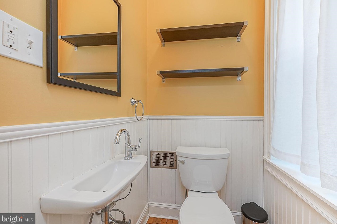 1927 Montrose St, Philadelphia PA  19146-2628 exterior