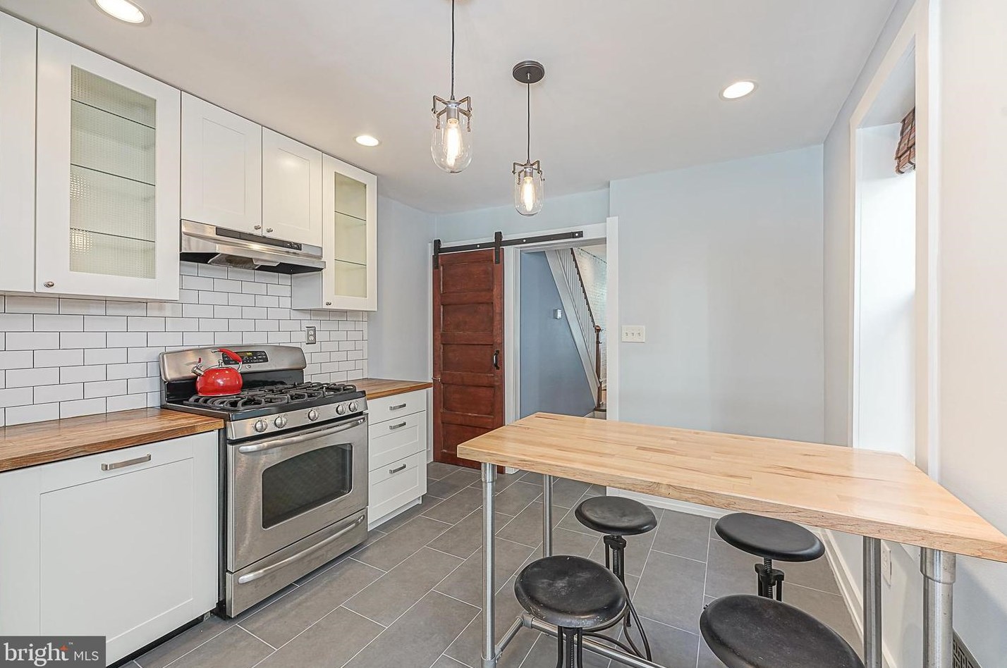 1927 Montrose St, Philadelphia PA  19146-2628 exterior
