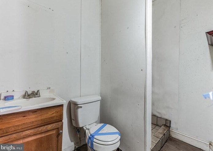 2541 Bonaffon St, Philadelphia PA  19142-2715 exterior