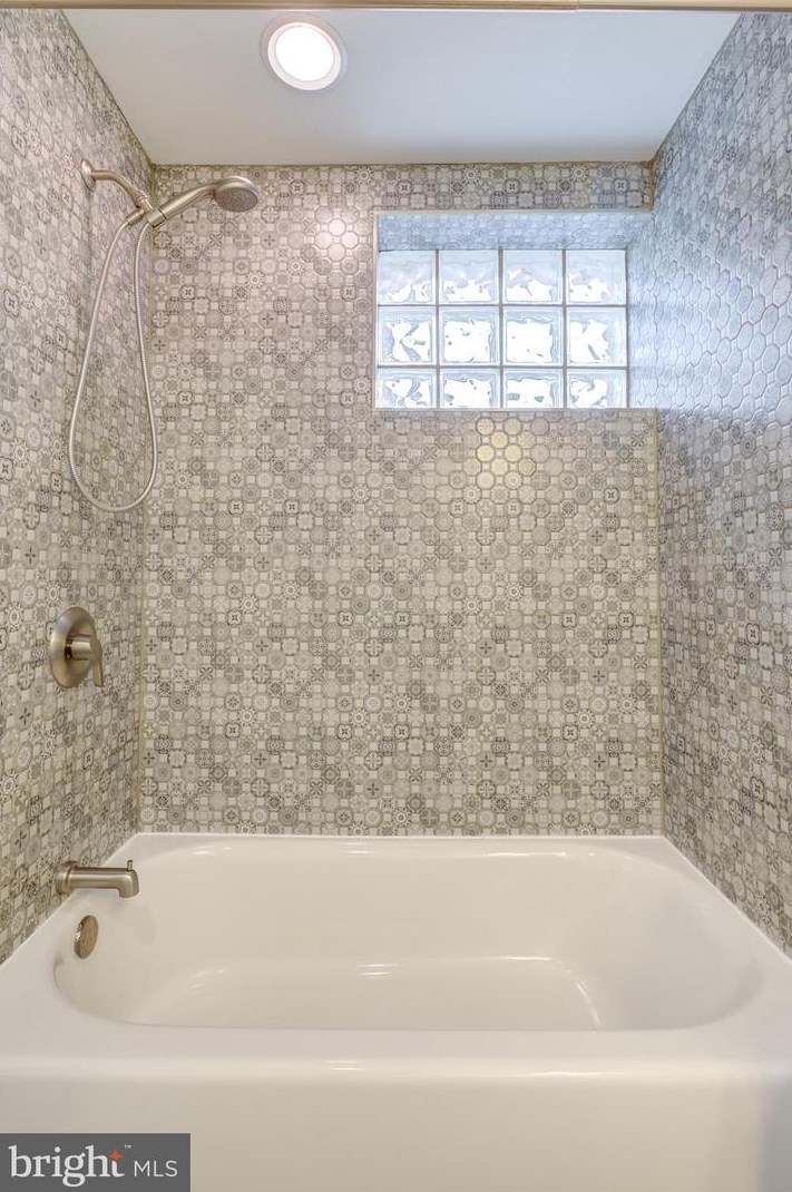 1620 Swain St, Philadelphia PA  19130-2828 exterior