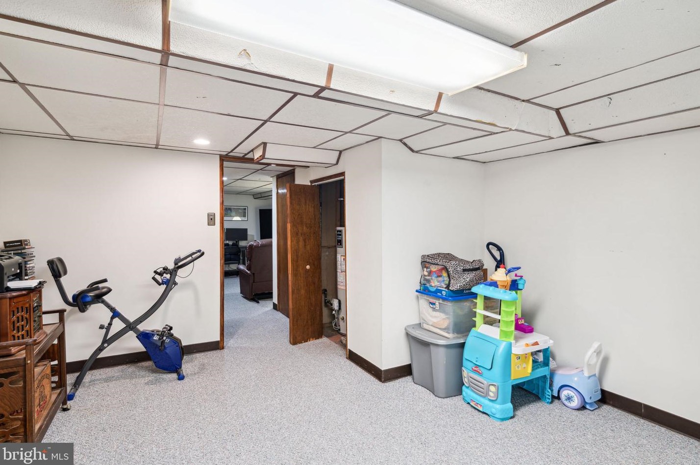 3239 Stanwood St, Philadelphia PA 19111-2306 exterior