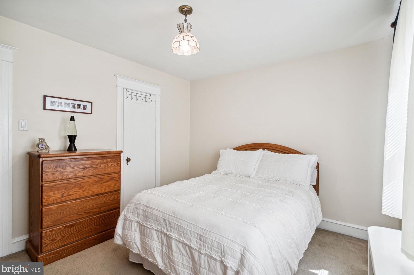 3239 Stanwood St, Philadelphia PA 19111-2306 exterior