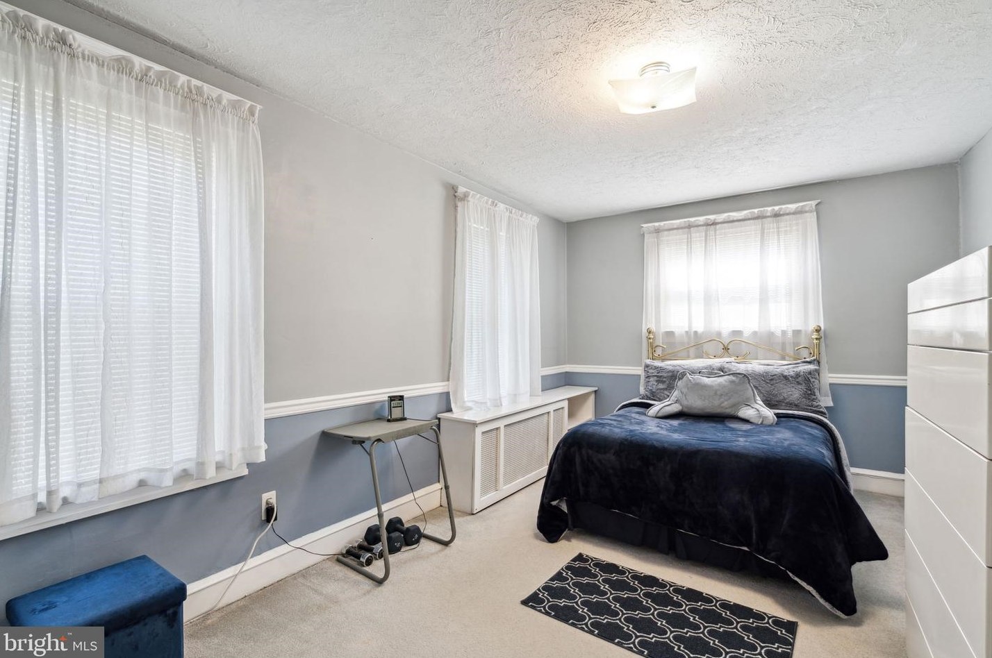 3239 Stanwood St, Philadelphia PA 19111-2306 exterior