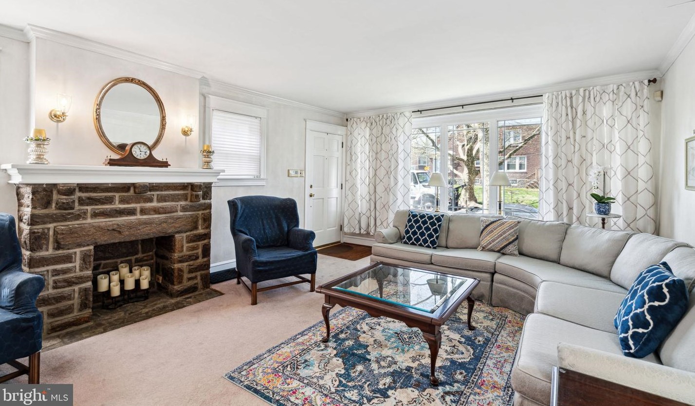 3239 Stanwood St, Philadelphia PA 19111-2306 exterior