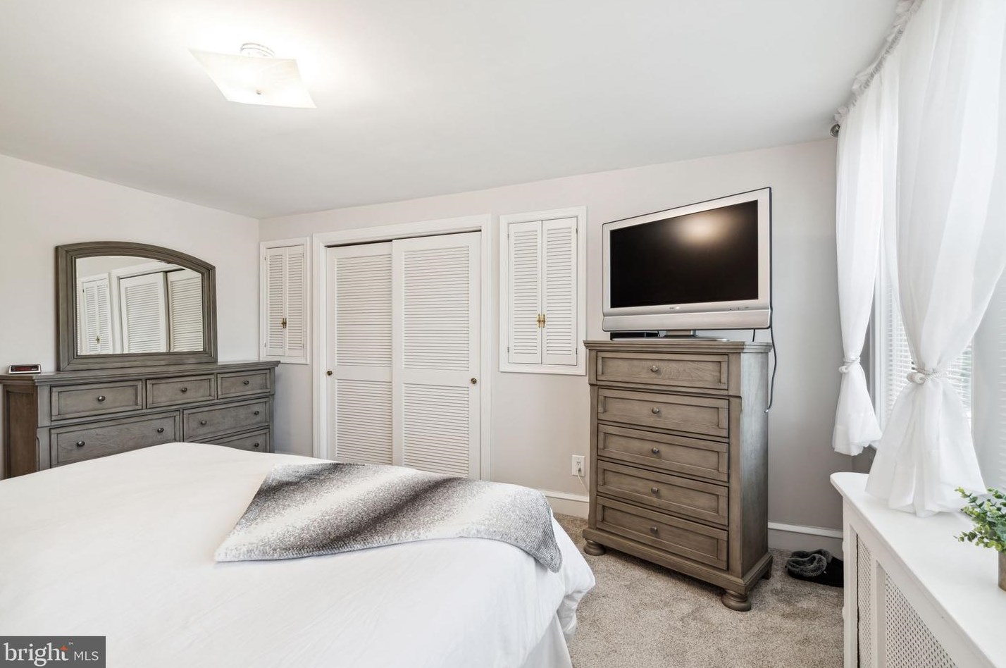 3239 Stanwood St, Philadelphia PA 19111-2306 exterior