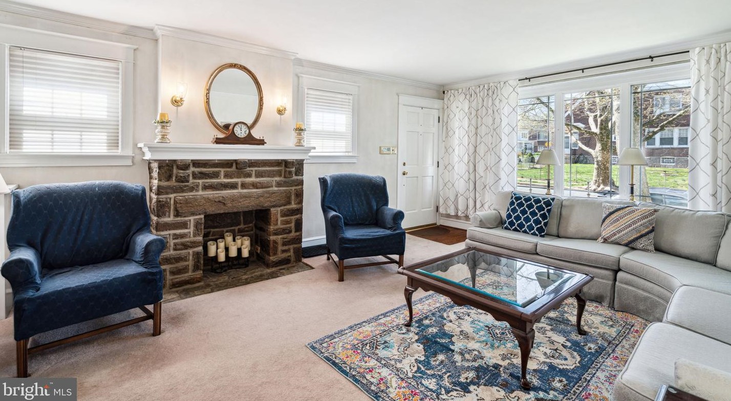 3239 Stanwood St, Philadelphia PA 19111-2306 exterior