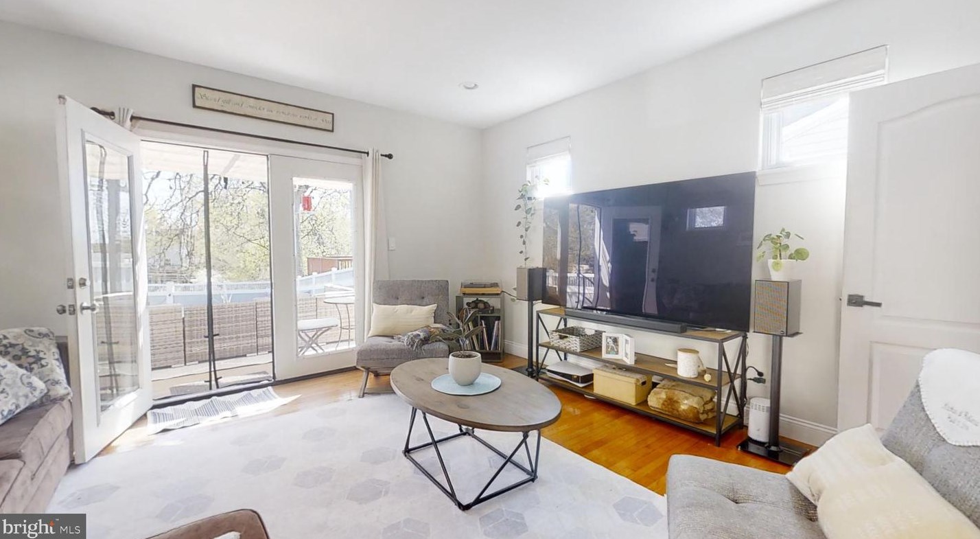 345 Delmar St, Philadelphia PA  19128-4505 exterior