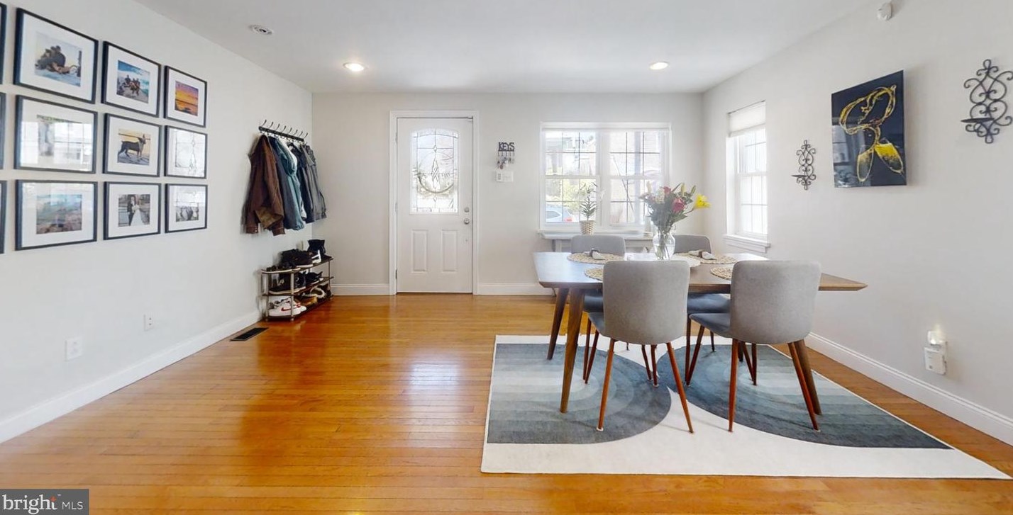 345 Delmar St, Philadelphia PA  19128-4505 exterior