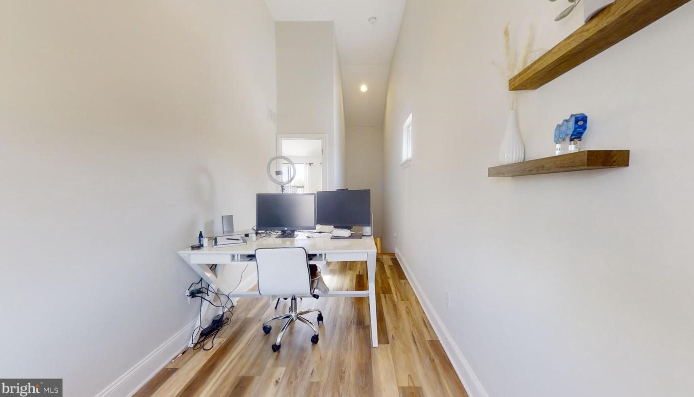 345 Delmar St, Philadelphia PA  19128-4505 exterior