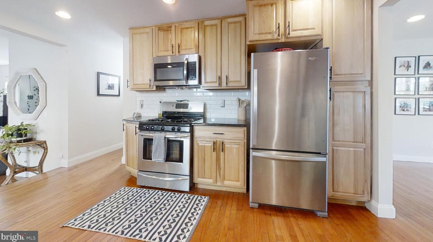 345 Delmar St, Philadelphia PA  19128-4505 exterior