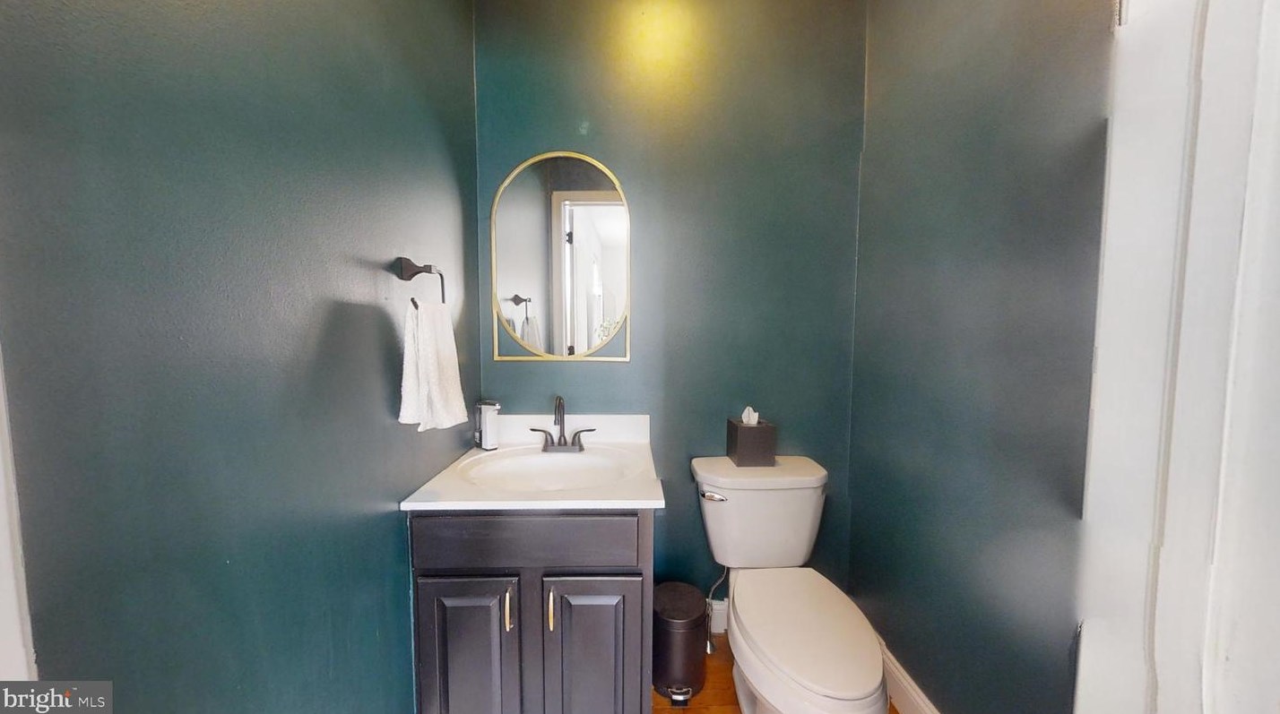 345 Delmar St, Philadelphia PA  19128-4505 exterior