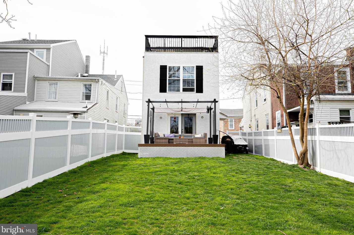 345 Delmar St, Philadelphia PA  19128-4505 exterior