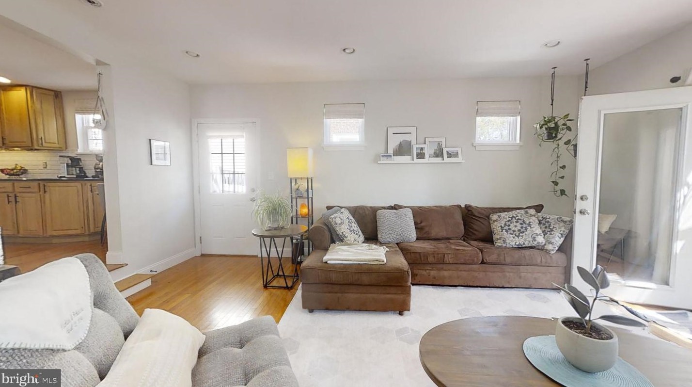 345 Delmar St, Philadelphia PA  19128-4505 exterior