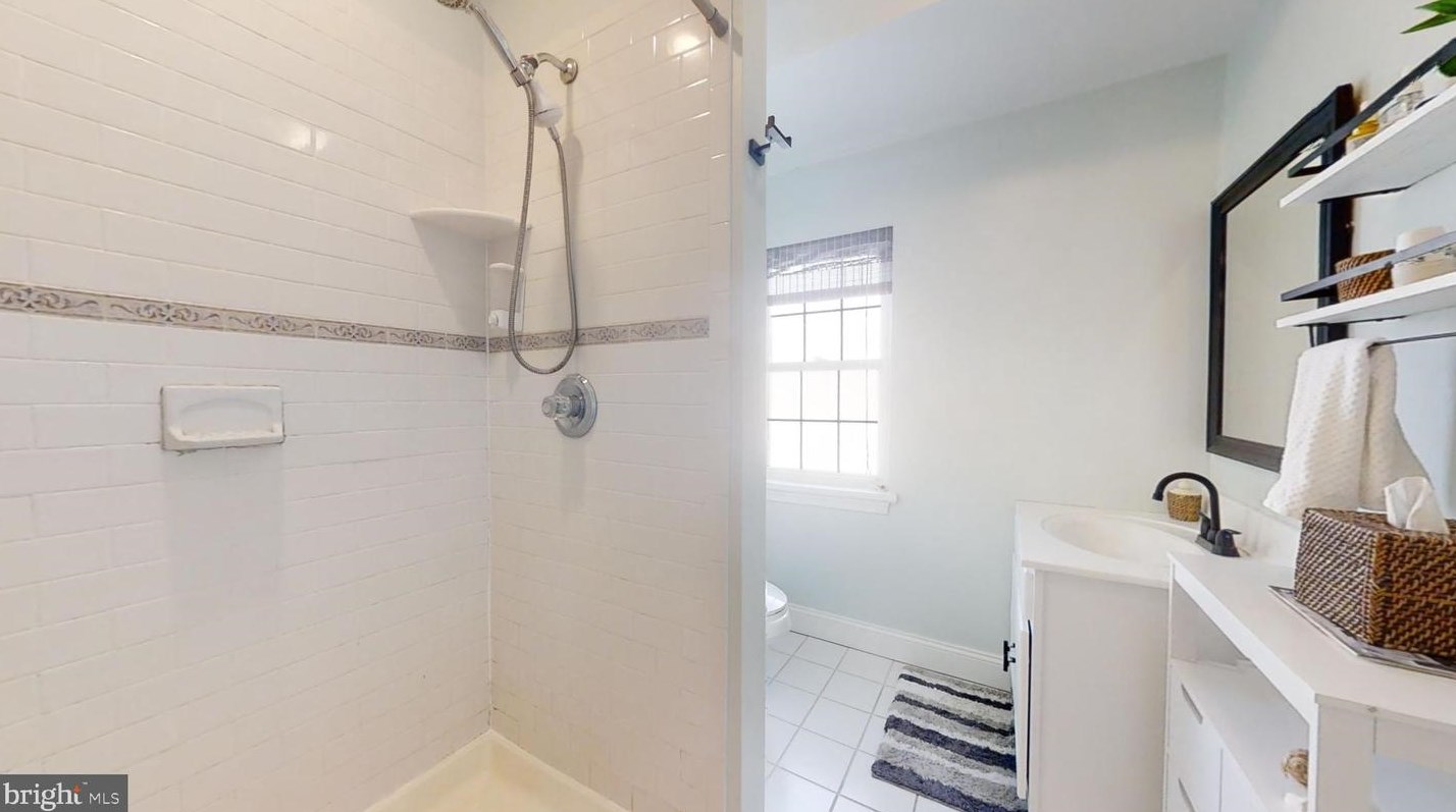 345 Delmar St, Philadelphia PA  19128-4505 exterior