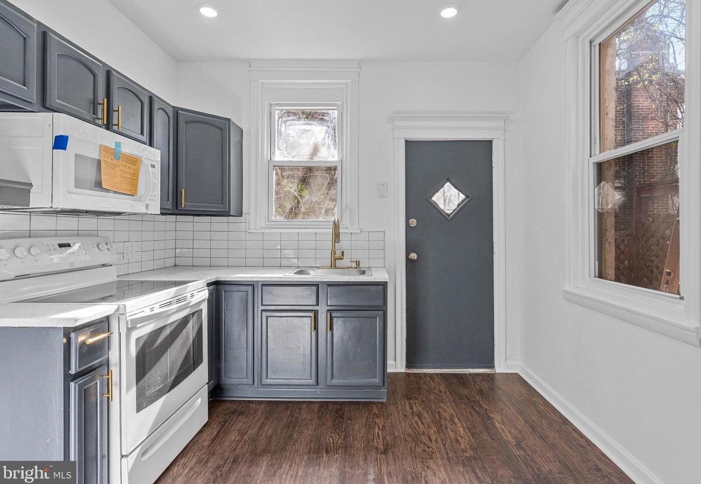 3057 Bambrey St, Philadelphia PA  19132-1302 exterior