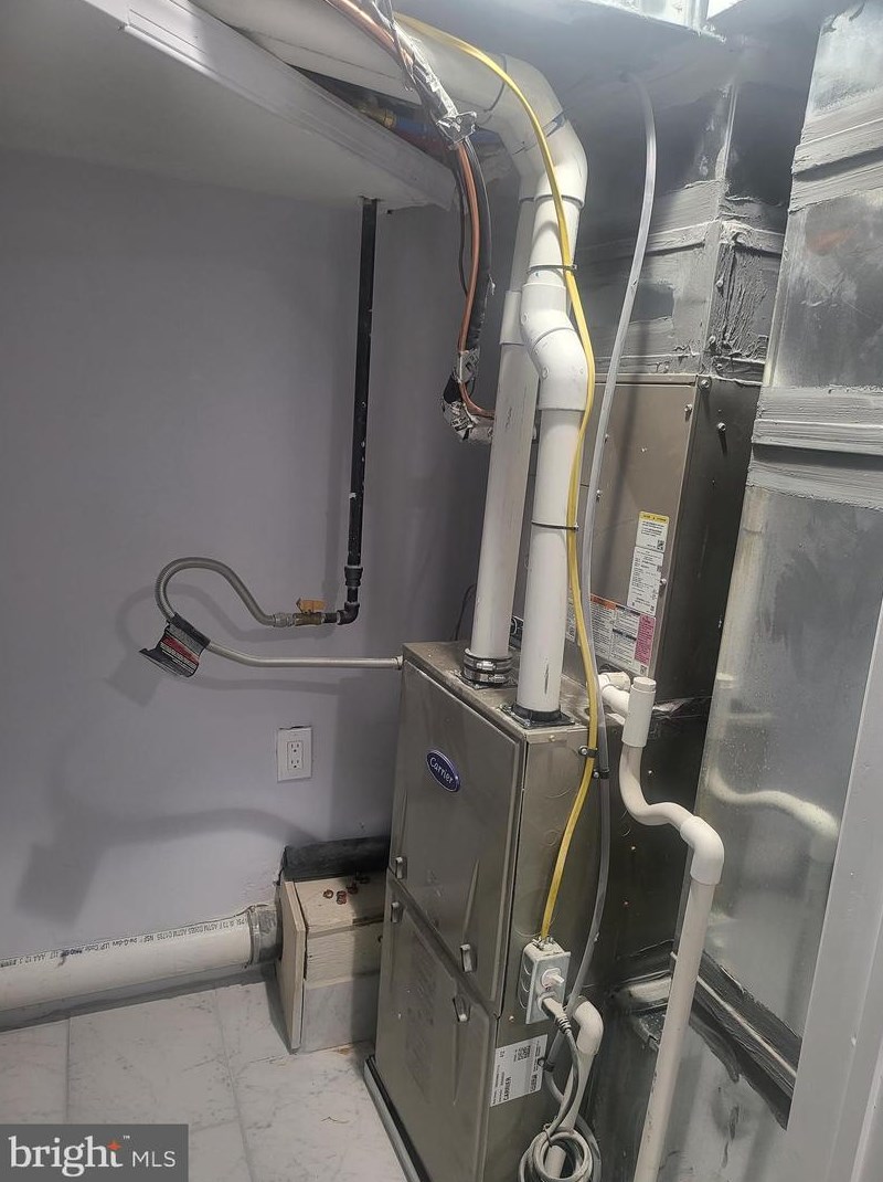 5224 Kingsessing Ave, Philadelphia PA  19143-4330 exterior