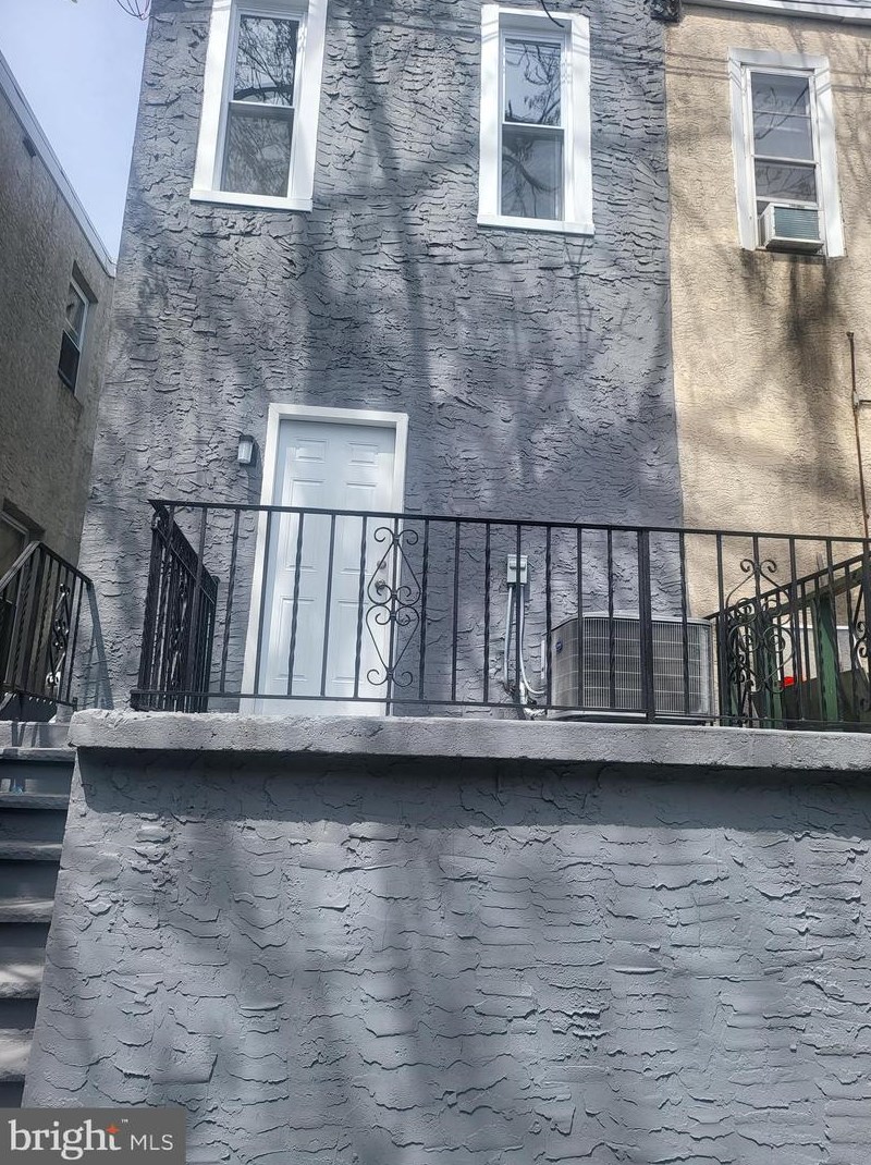 5224 Kingsessing Ave, Philadelphia PA  19143-4330 exterior