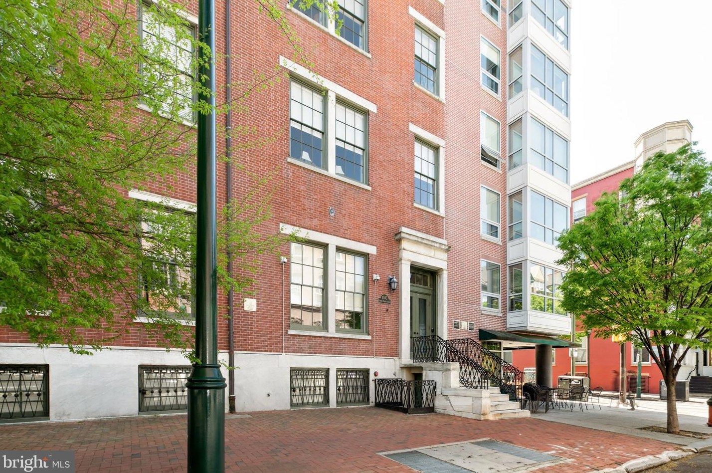 1032 Spruce St, Philadelphia PA  19107-6072 exterior