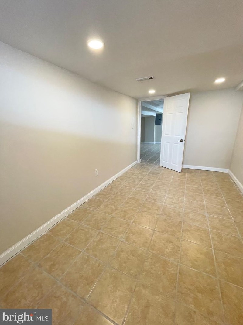 8117 Algon Ave, Philadelphia PA  19152-2203 exterior