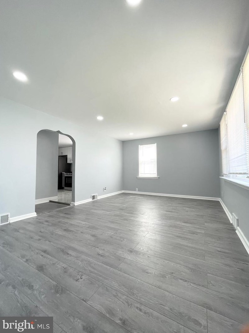 8117 Algon Ave, Philadelphia PA  19152-2203 exterior