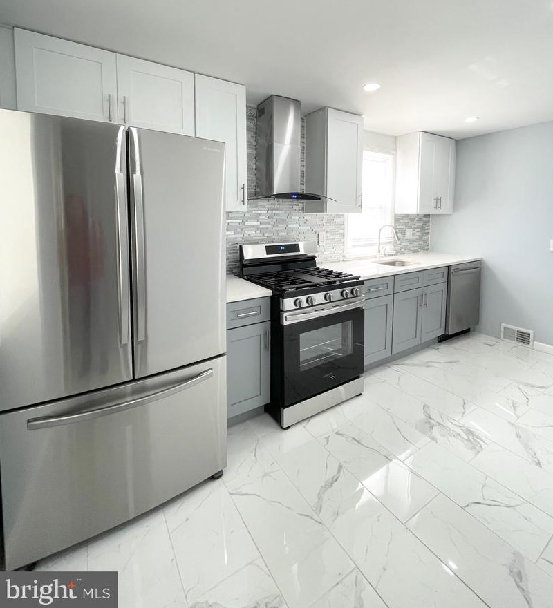 8117 Algon Ave, Philadelphia PA  19152-2203 exterior