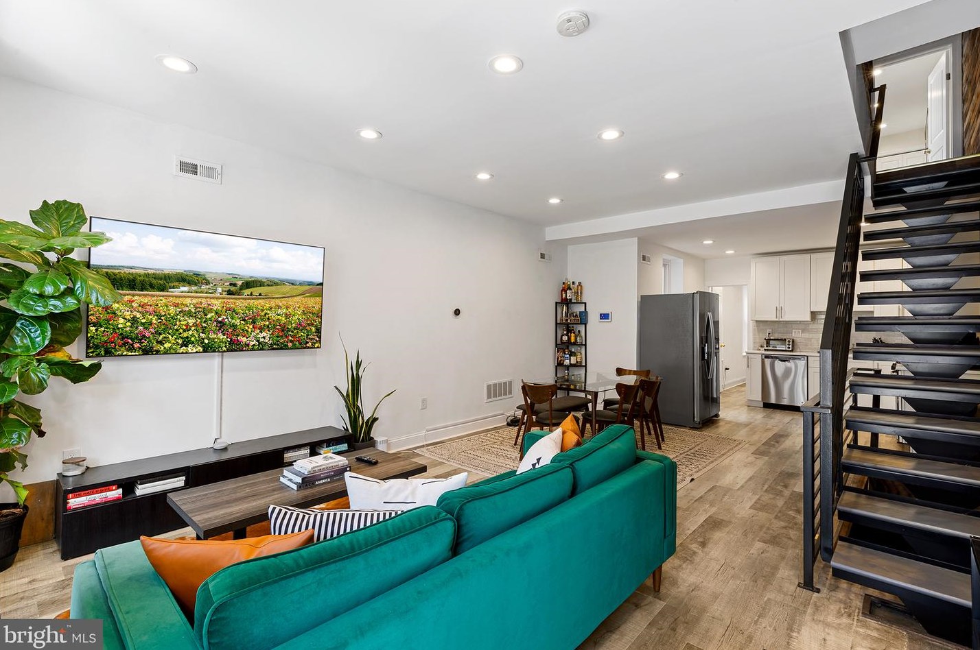 2233 Fontain St, Philadelphia PA  19121-1318 exterior