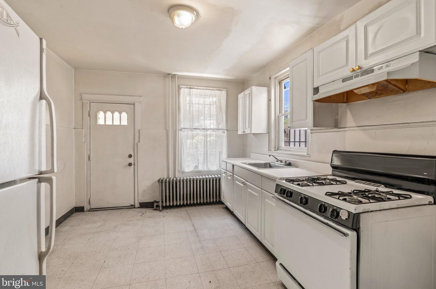 1628 Titan St, Philadelphia PA  19146-3032 exterior