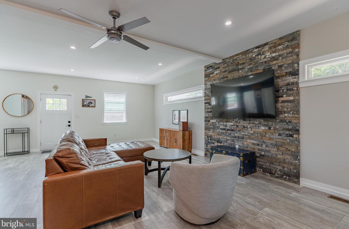 830 Cathedral Rd, Philadelphia PA  19128-2118 exterior