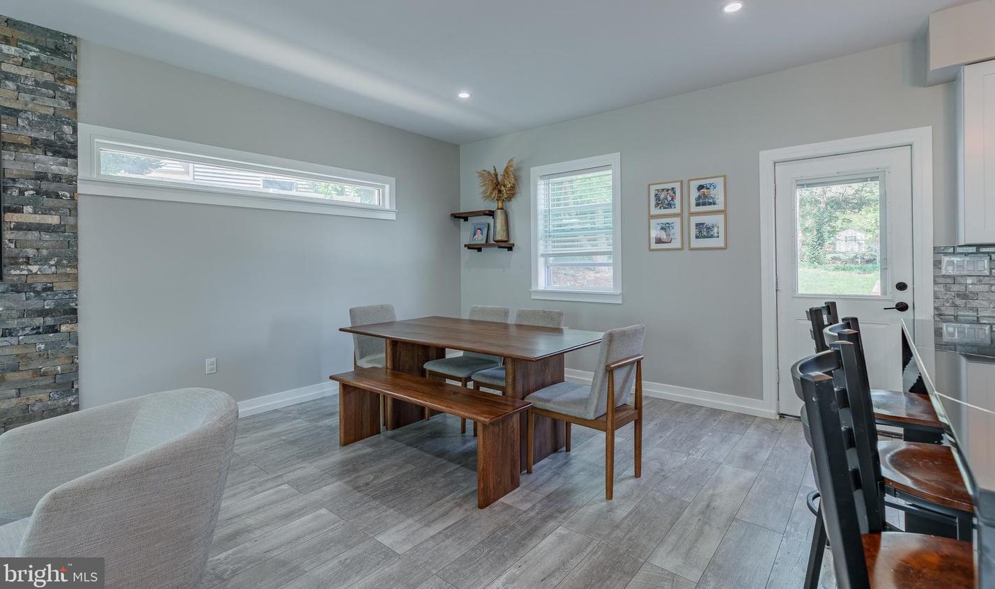 830 Cathedral Rd, Philadelphia PA  19128-2118 exterior