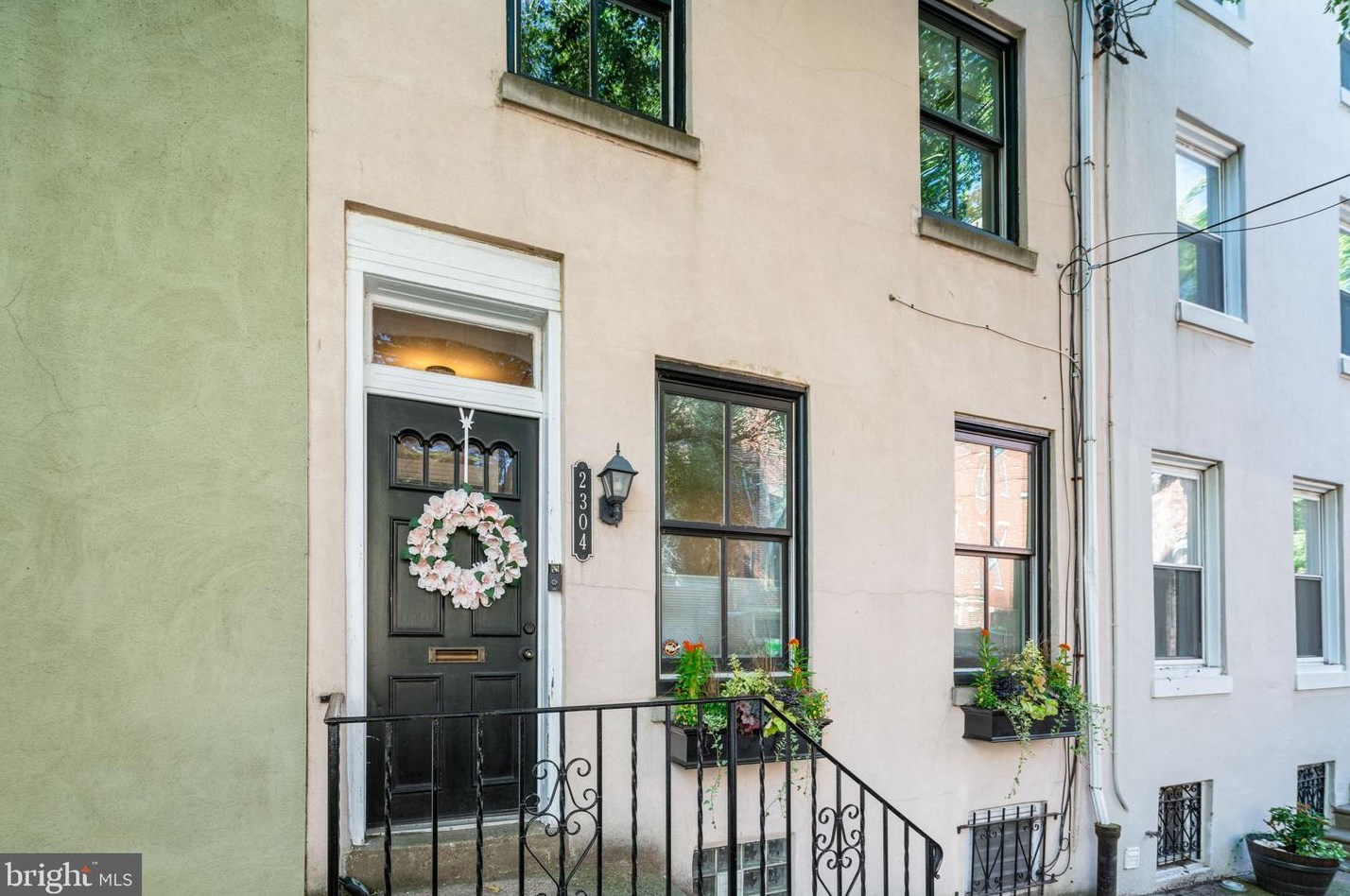 2304 Wallace St, Philadelphia PA  19130-3128 exterior