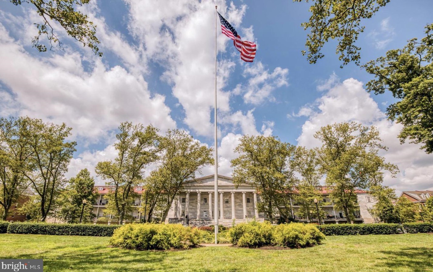 500 Regatta Dr, Philadelphia PA 19146-5257 exterior